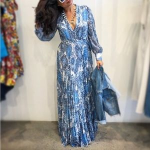 Alice + Olivia - low v neck pleated maxi dress. Beautiful print .